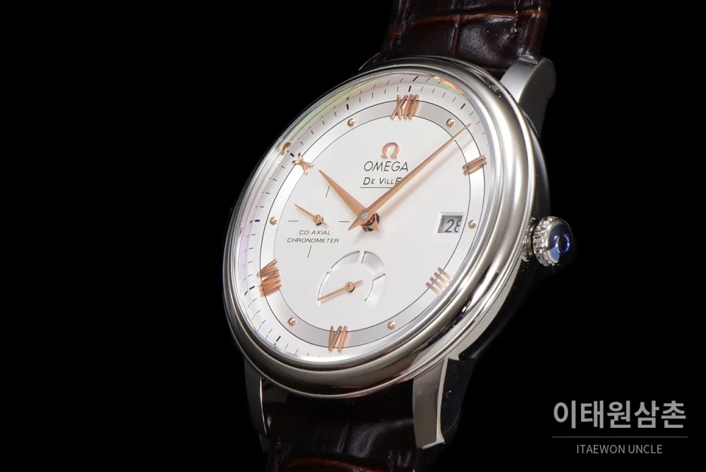 오메가 드빌 파워리저브 스몰세컨즈 데이트 오토매틱 39.5mm 실버 브라운 가죽 스트랩