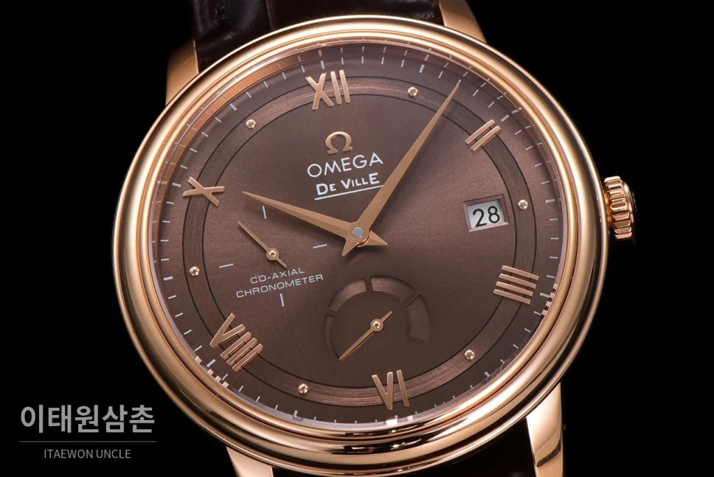 오메가 드빌 파워리저브 스몰세컨즈 데이트 오토매틱 39.5mm 실버 브라운 가죽 스트랩 로즈골드 베젤
