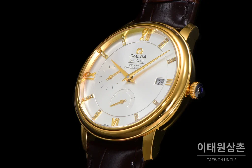 오메가 드빌 파워리저브 스몰세컨즈 데이트 오토매틱 39.5mm 실버 브라운 가죽 스트랩 골드 베젤