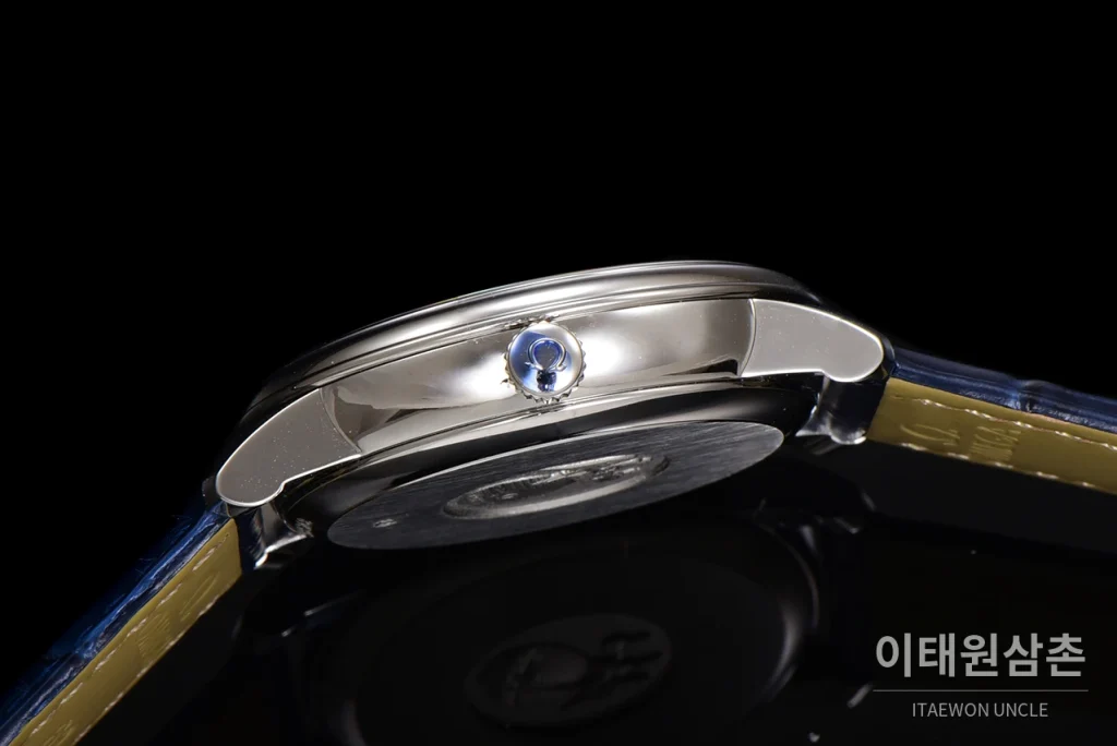 오메가 드빌 파워리저브 스몰세컨즈 데이트 오토매틱 39.5mm 실버 네이비 가죽 스트랩 (2)