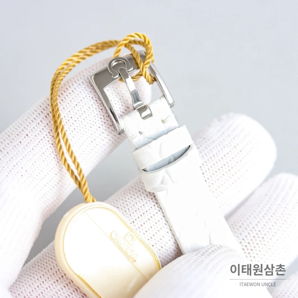 오메가 드빌 프레스티지 듀드롭 로즈골드 마더오브펄 다이아몬드 시계 32mm (3)
