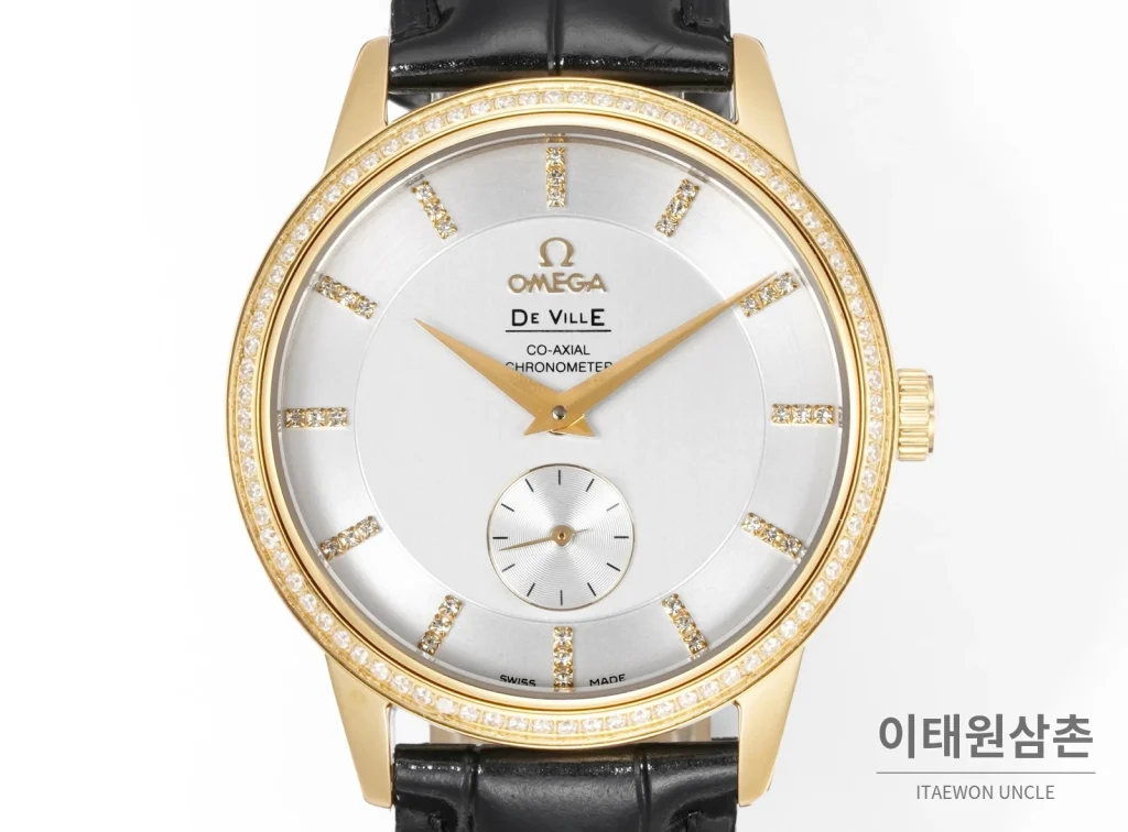 오메가 드빌 오토매틱 39mm 실버 다이얼 블랙 가죽 스트랩 골드 베젤