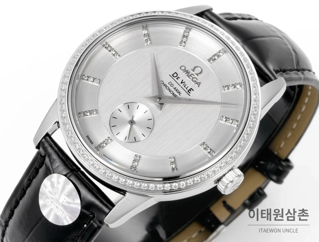 오메가 드빌 오토매틱 39mm 실버 다이얼 블랙 가죽 스트랩 실버 베젤