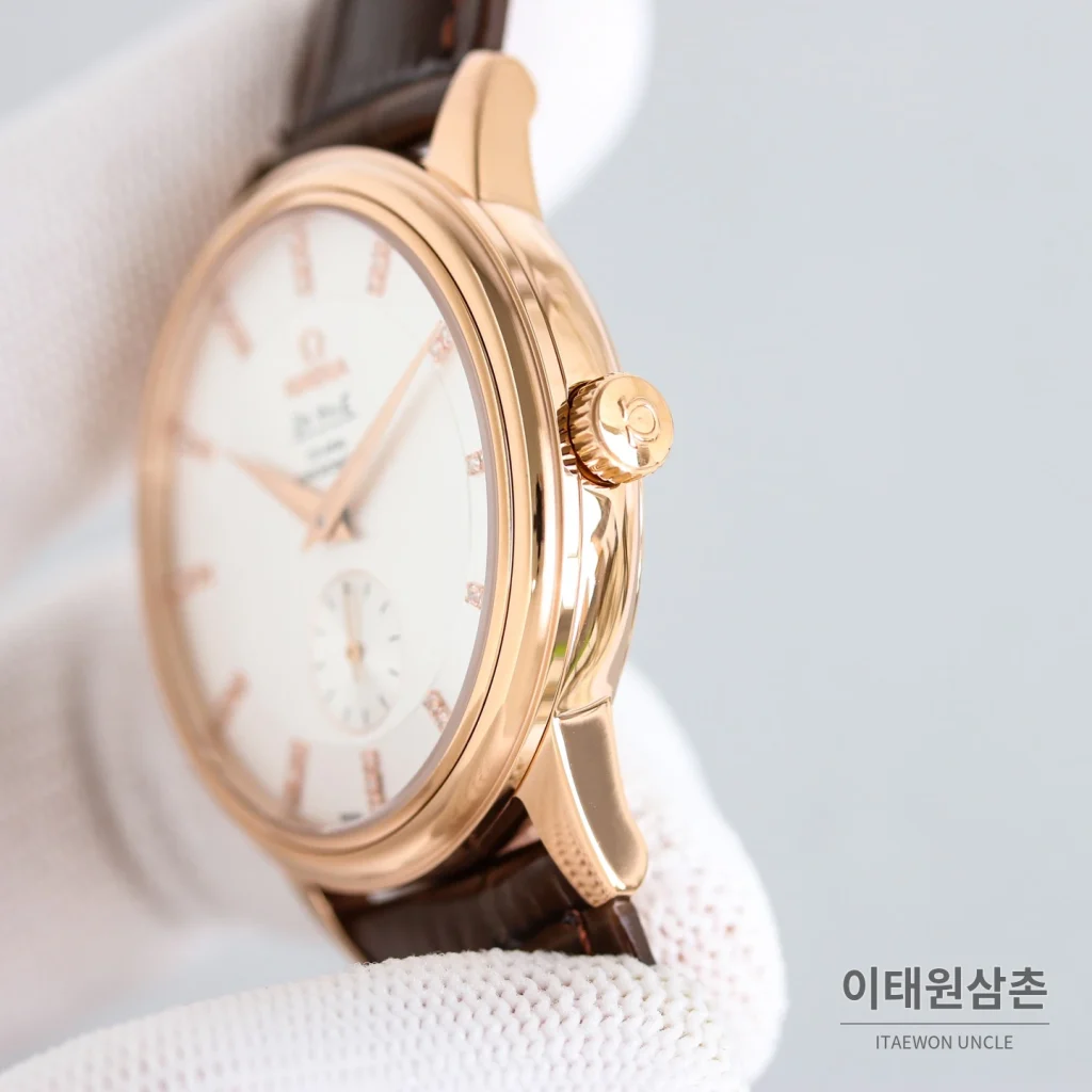오메가 드빌 오토매틱 39mm 화이트 다이얼 브라운 가죽 스트랩 로즈골드 베젤