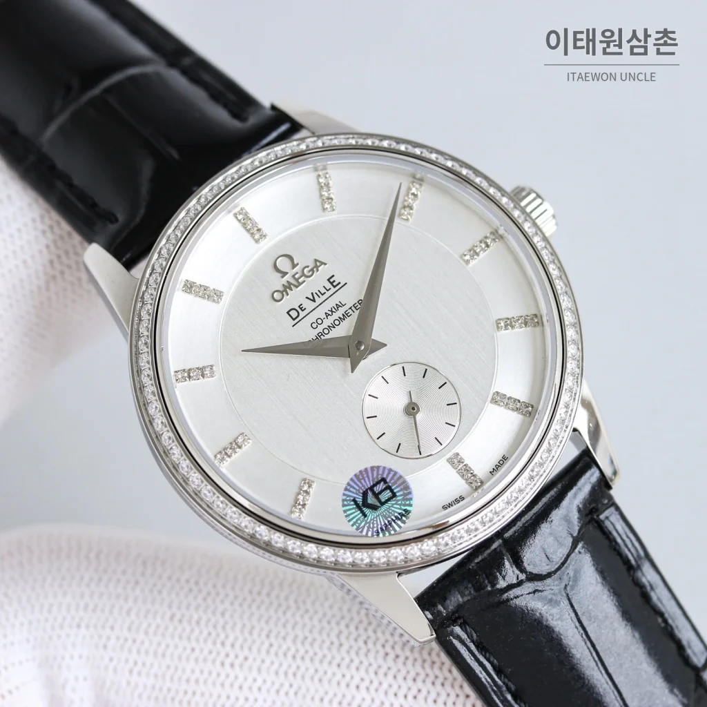 오메가 드빌 오토매틱 39mm 실버 다이얼 블랙 가죽 스트랩