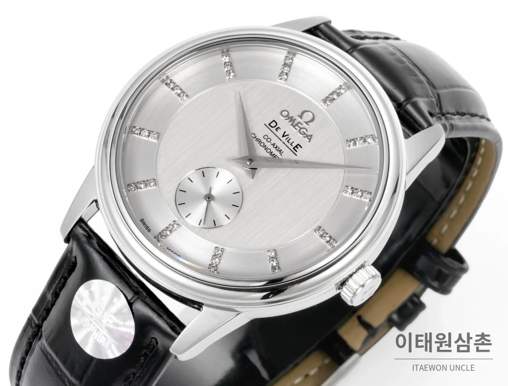 오메가 드빌 오토매틱 39mm 실버 다이얼 블랙 가죽 스트랩 실버 베젤