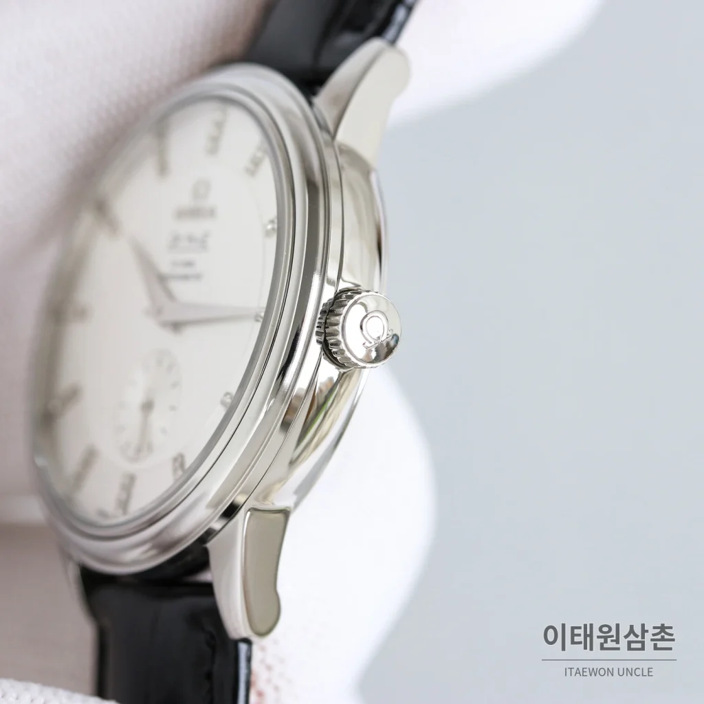 오메가 드빌 오토매틱 39mm 실버 다이얼 블랙 가죽 스트랩