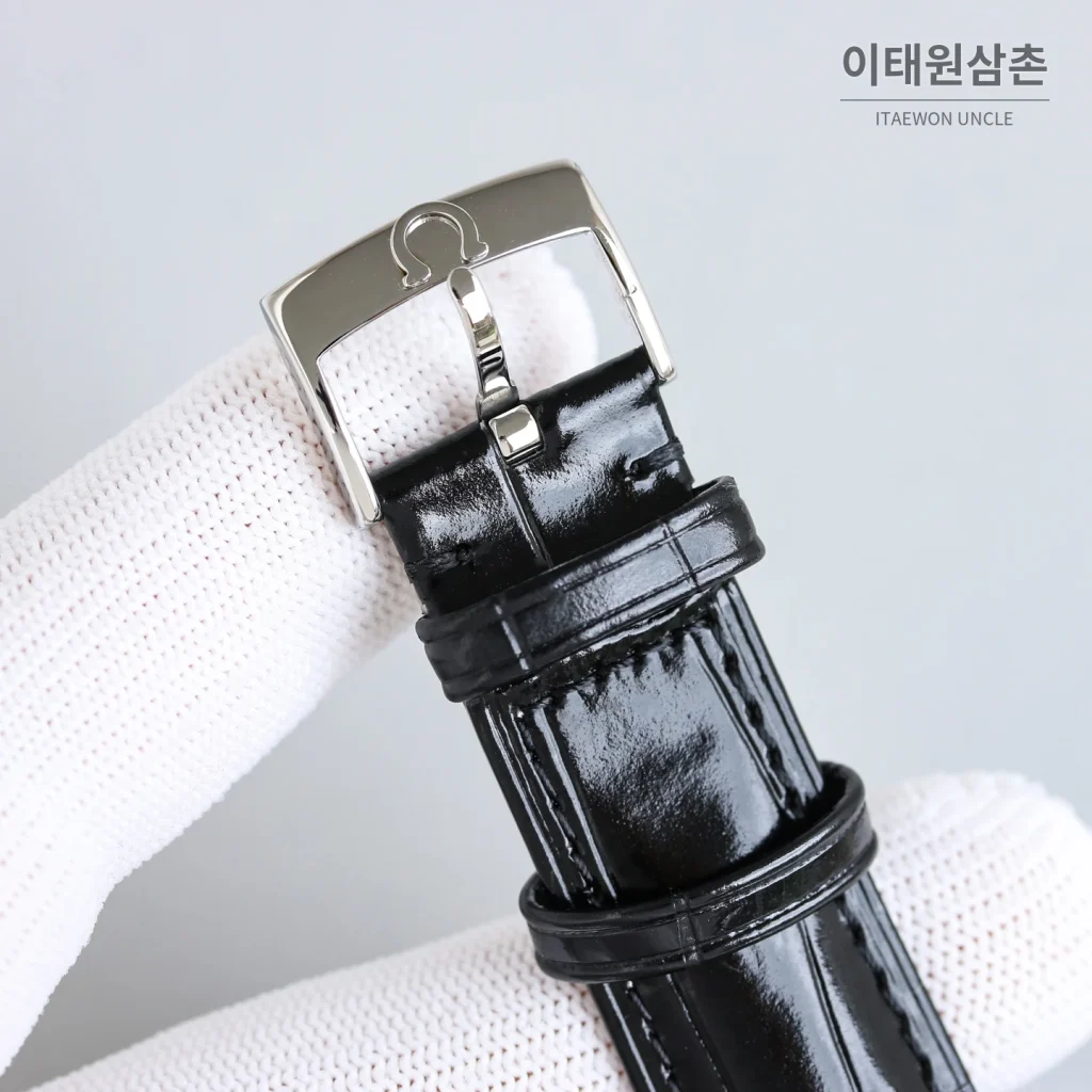 오메가 드빌 오토매틱 39mm 실버 다이얼 블랙 가죽 스트랩