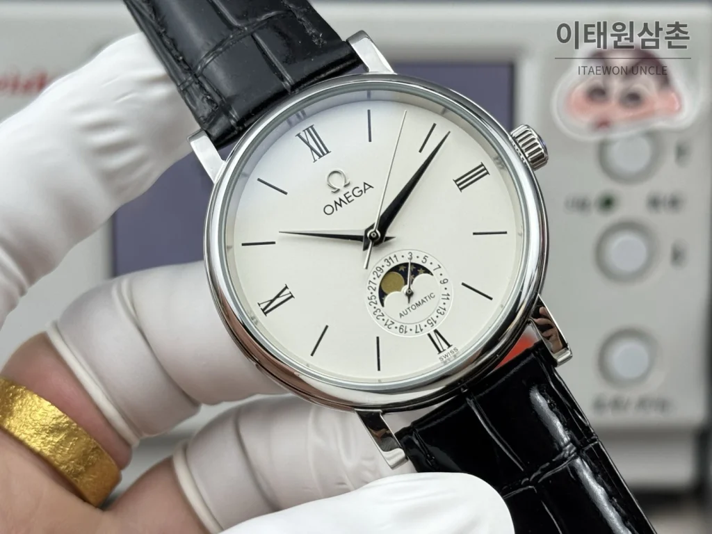 오메가 문페이즈 오토매틱 40mm 화이트 다이얼