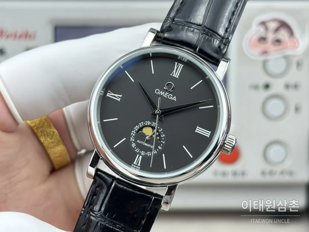오메가 문페이즈 오토매틱 40mm 화이트 다이얼