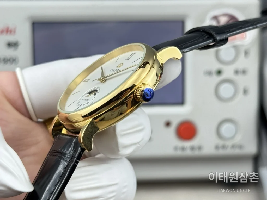 오메가 문페이즈 오토매틱 40mm 샴페인 다이얼