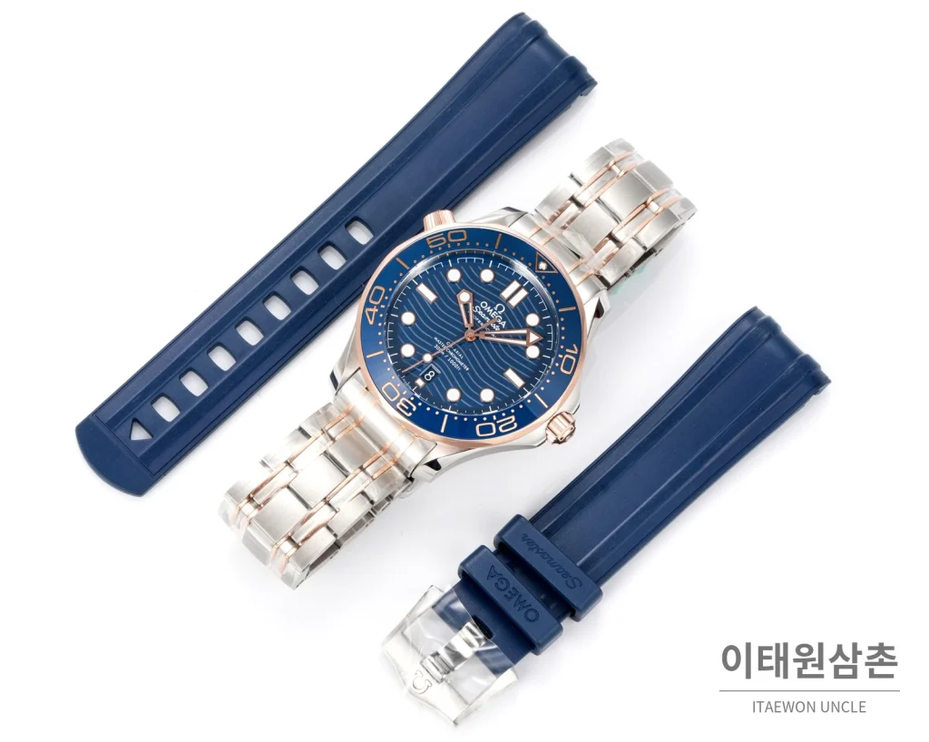 오메가 씨마스터300 세라믹 웨이브다이얼 오토매틱 42mm 투톤 브레이슬릿 로즈골드 베젤 (2)