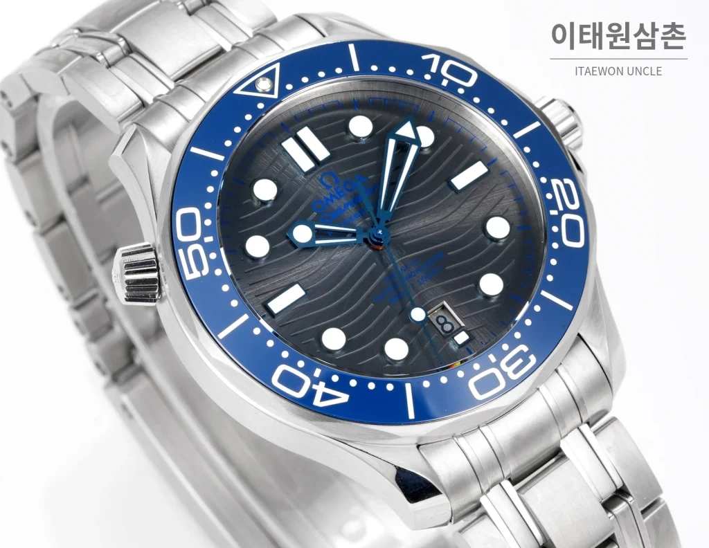 오메가 씨마스터300 세라믹 웨이브다이얼 오토매틱 42mm 스틸 브레이슬릿 블루 베젤