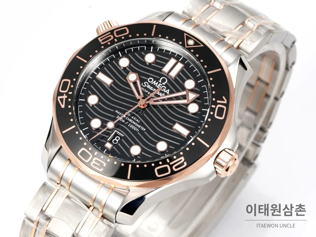오메가 씨마스터300 세라믹 웨이브다이얼 오토매틱 42mm 투톤 브레이슬릿 로즈골드 베젤