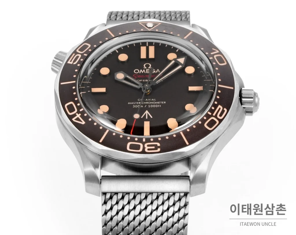오메가 씨마스터 300M 007 에디션 오토매틱 42mm 블랙 다이얼