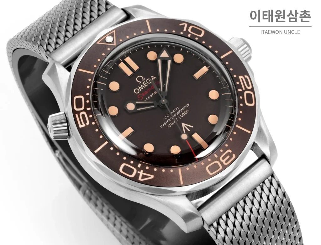 오메가 씨마스터 300M 007 에디션 오토매틱 42mm 블랙 다이얼