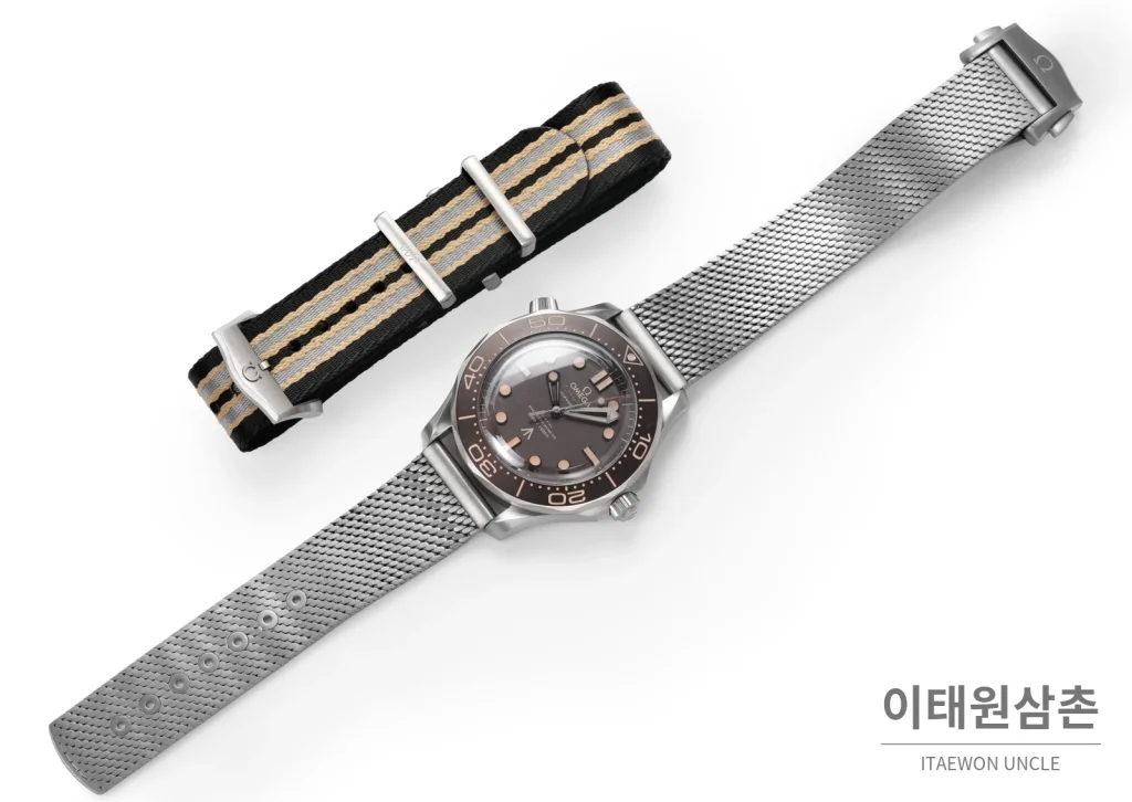 오메가 씨마스터 300M 007 에디션 오토매틱 42mm 블랙 다이얼
