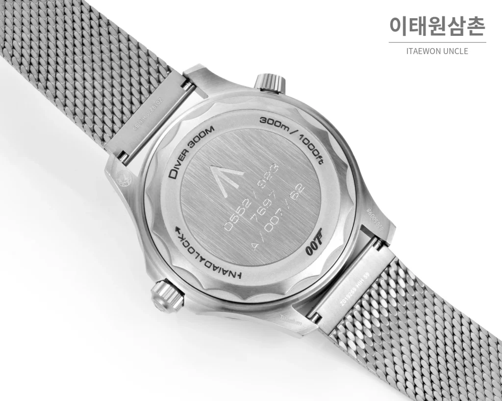 오메가 씨마스터 300M 007 에디션 오토매틱 42mm 블랙 다이얼