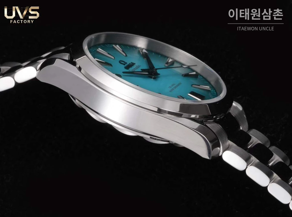 오메가 씨마스터 아쿠아 테라 150M 에나멜 다이얼 실버베젤 41mm