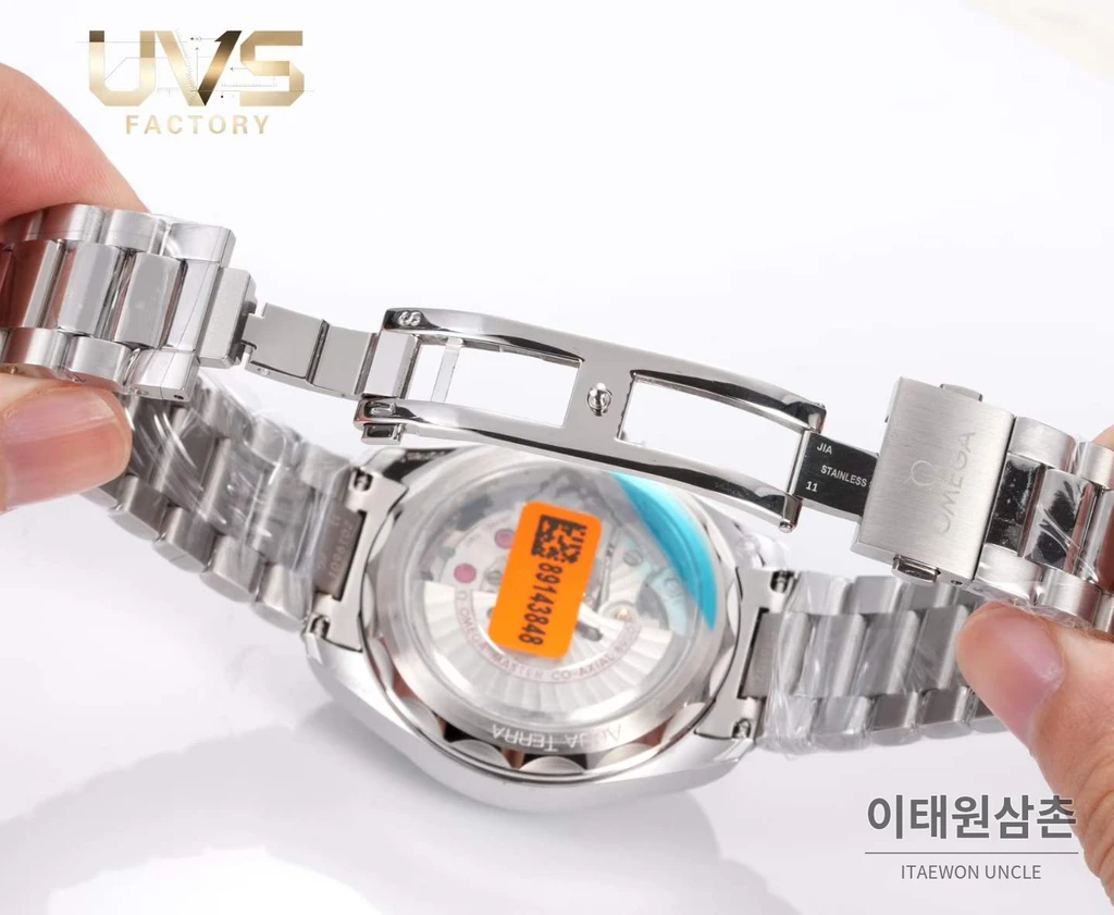 오메가 씨마스터 아쿠아 테라 150M 에나멜 다이얼 실버베젤 41mm