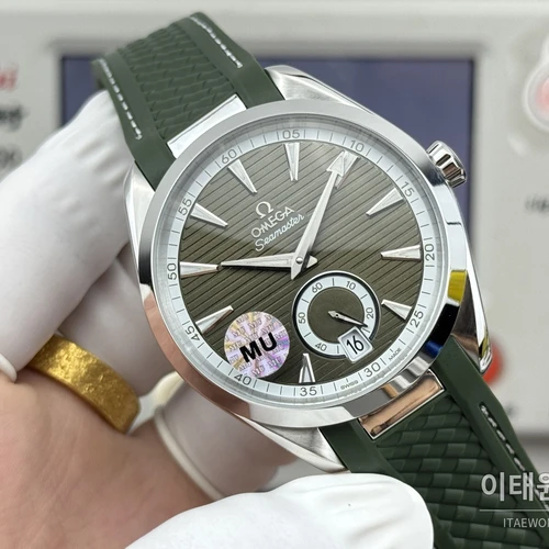 오메가 씨마스터 아쿠아테라 150M 스몰세컨즈 올리브 그린 다이얼 그린 러버 스트랩 오토매틱 41mm 오메가 씨마스터 아쿠아테라 150M 스몰세컨즈 올리브 그린 다이얼 그린 러버 스트랩 오토매틱 41mm