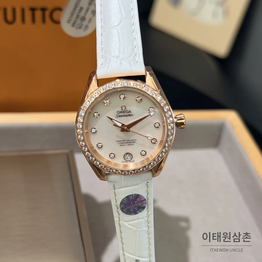 오메가 씨마스터 아쿠아 테라 오토매틱 34mm 진주색