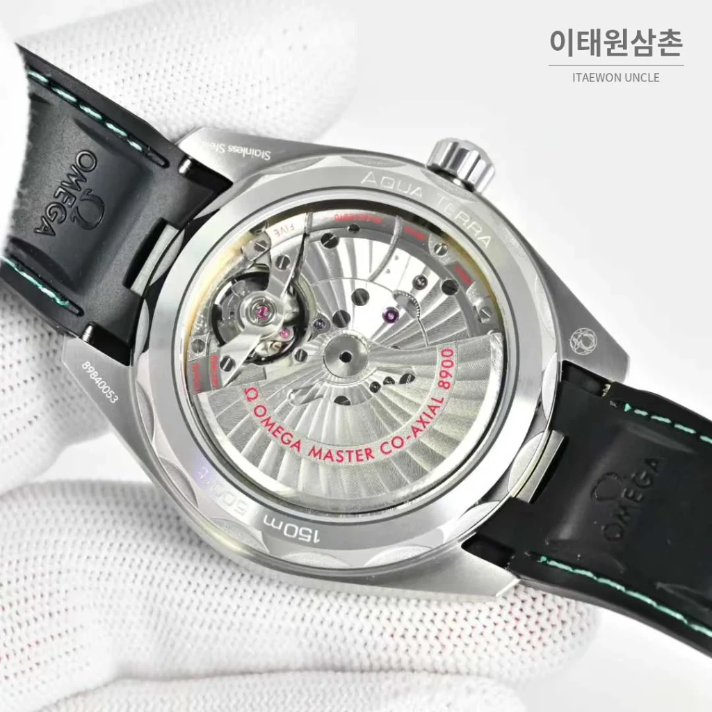 오메가 씨마스터 아쿠아테라 스틸 블루다이얼 데이트 오토매틱 41mm 블랙 러버 스트랩