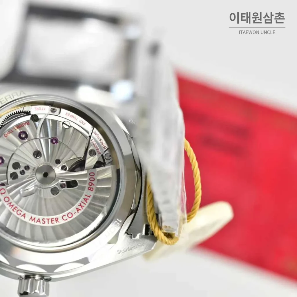 오메가 씨마스터 아쿠아테라 스틸 블루다이얼 데이트 오토매틱 41mm 스틸 브레이슬릿 블랙 베젤