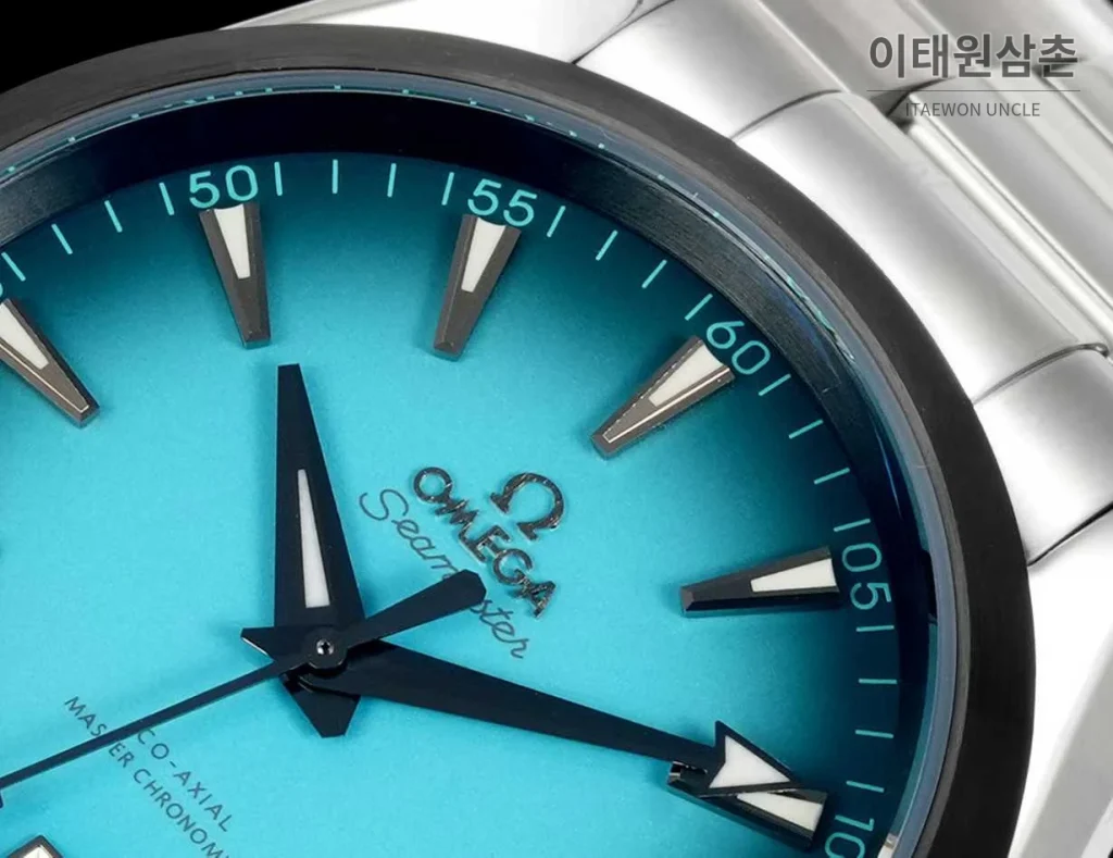 오메가 씨마스터 아쿠아테라 스틸 그린그라데이션 다이얼 러버밴드 오토매틱 41mm (2)
