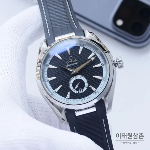 오메가 씨마스터 오토매틱 41mm 블랙 다이얼 블랙 러버 스트랩