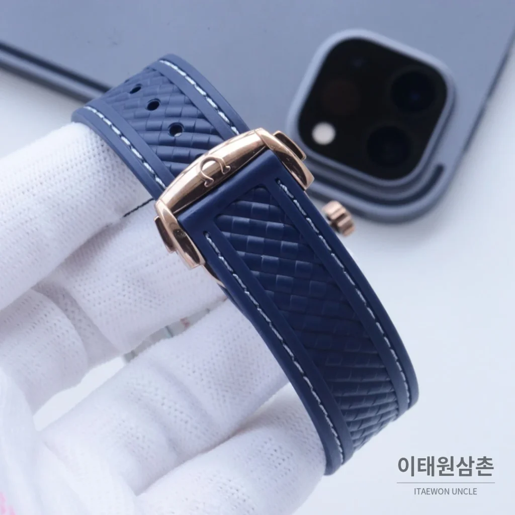 오메가 씨마스터 오토매틱 41mm 블랙 다이얼 블랙 러버 스트랩