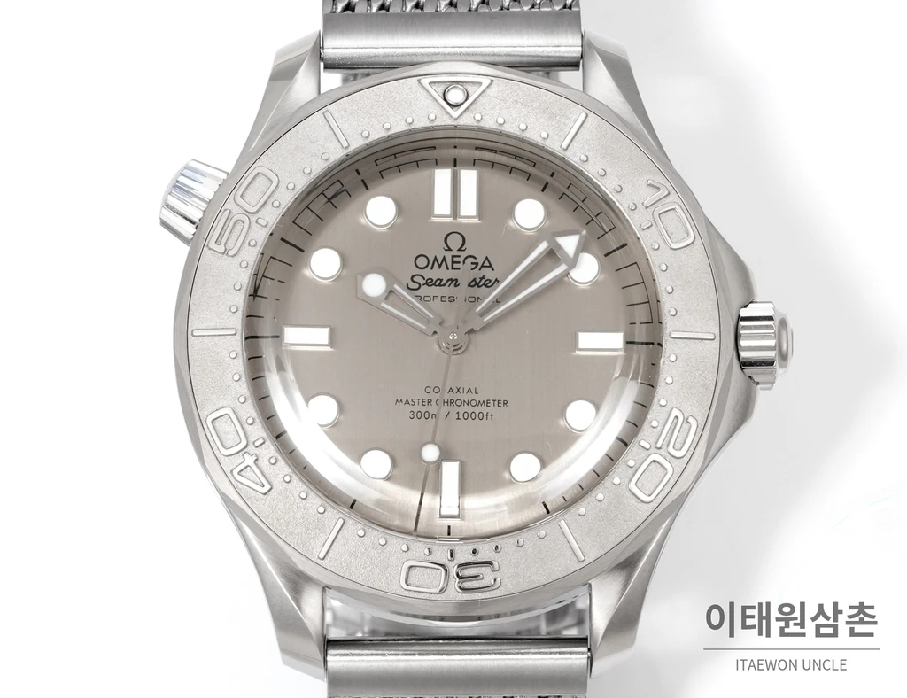 오메가 씨마스터 오토매틱 42mm 그레이 다이얼 스틸 브레이슬릿