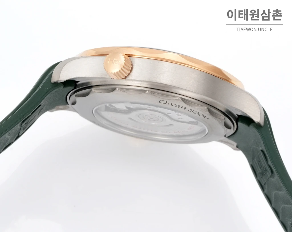 오메가 씨마스터 오토매틱 42mm 그린 다이얼 그린 러버 스트랩