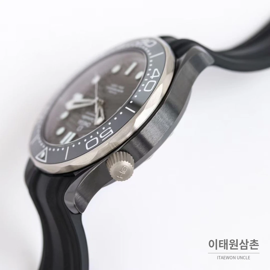 오메가 씨마스터 오토매틱 43.50mm 블랙 다이얼