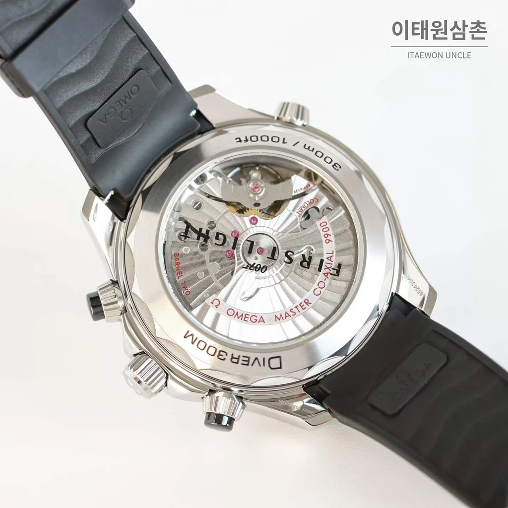 오메가 씨마스터 다이버 300M 007 퍼스트라이트 블랙다이얼 러버밴드 크로노그래프 44mm