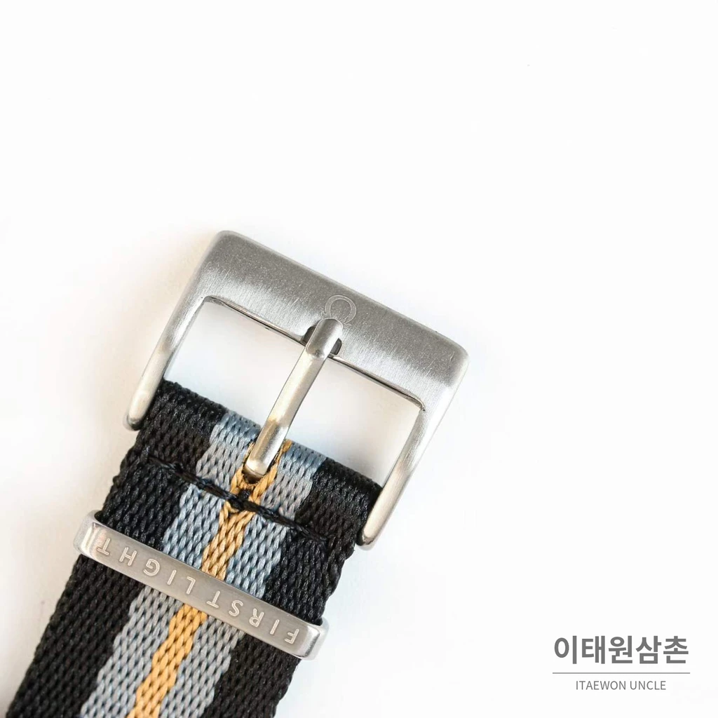 오메가 씨마스터 다이버 300M 007 퍼스트라이트 블랙다이얼 삼색 패브릭밴드 크로노그래프 44mm
