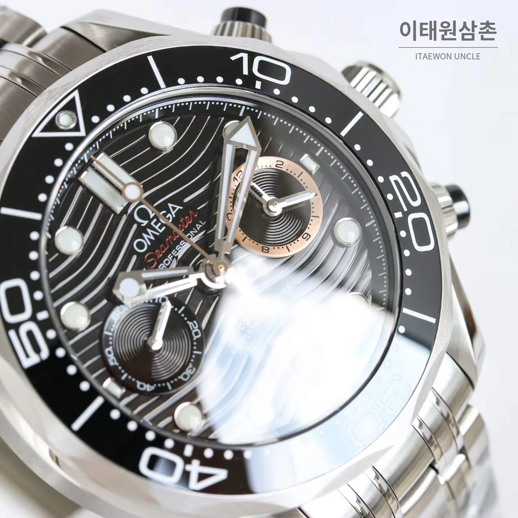 오메가 씨마스터 다이버 300M 007 퍼스트라이트 블랙다이얼 스틸밴드 크로노그래프 44mm