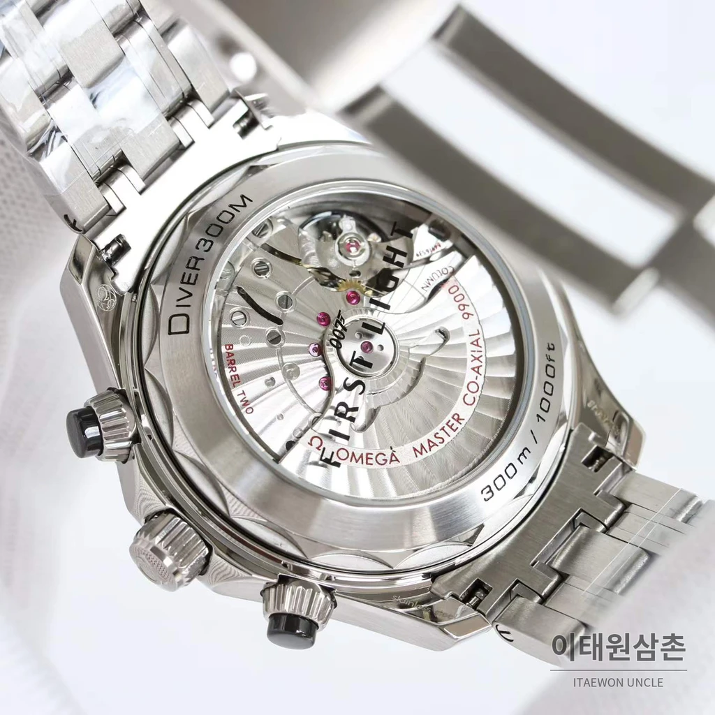 오메가 씨마스터 다이버 300M 007 퍼스트라이트 블랙다이얼 스틸밴드 크로노그래프 44mm