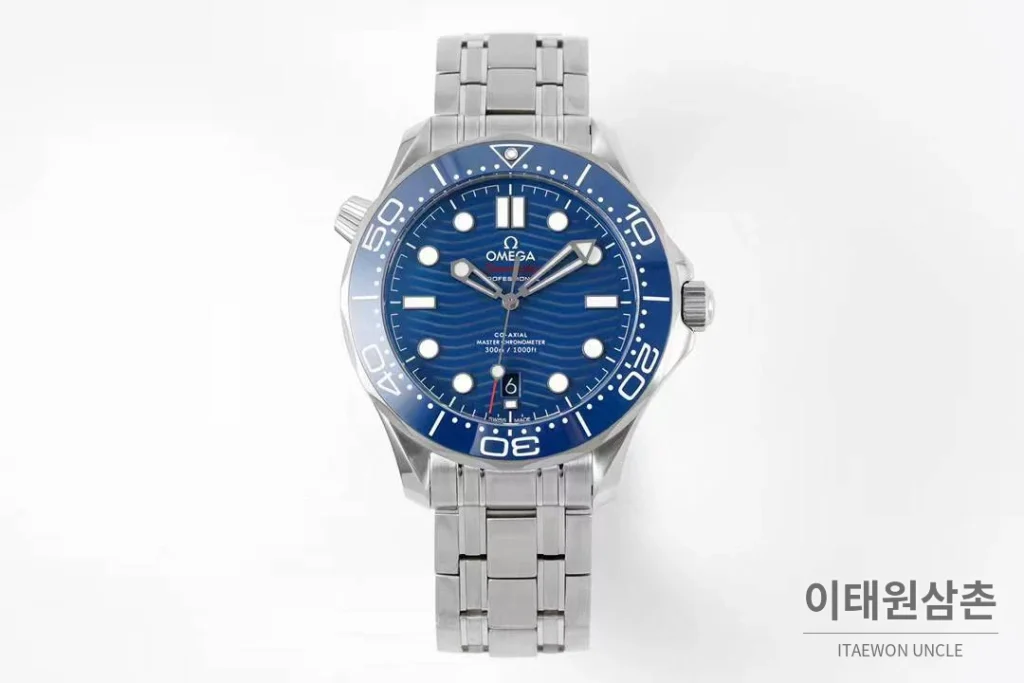 오메가 씨마스터 다이버 300M 블랙 세라믹 웨이브 다이얼 오토매틱 42mm 스틸 브레이슬릿 블루 베젤
