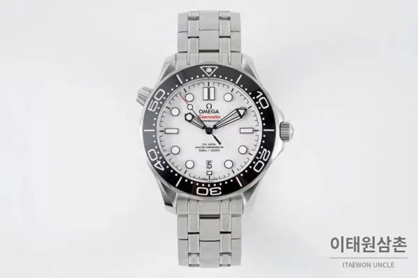 오메가 씨마스터 다이버 300M 블랙 세라믹 웨이브 다이얼 오토매틱 42mm 스틸 브레이슬릿 블랙 베젤 (2)