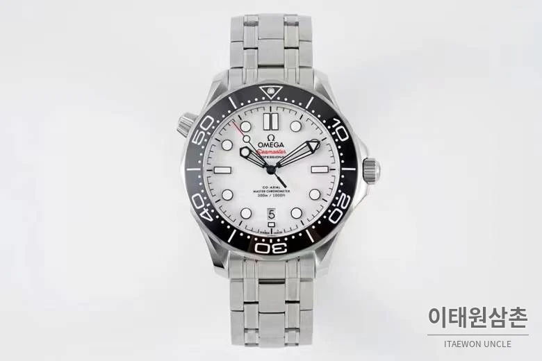 오메가 씨마스터 다이버 300M 블랙 세라믹 웨이브 다이얼 오토매틱 42mm 스틸 브레이슬릿 블랙 베젤 (2)
