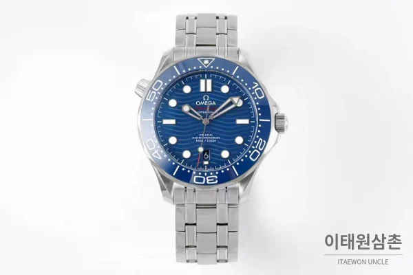 오메가 씨마스터 다이버 300M 블랙 세라믹 웨이브 다이얼 오토매틱 42mm 오메가 씨마스터 다이버 300M 블랙 세라믹 웨이브 다이얼 오토매틱 42mm 스틸 브레이슬릿 블루 베젤