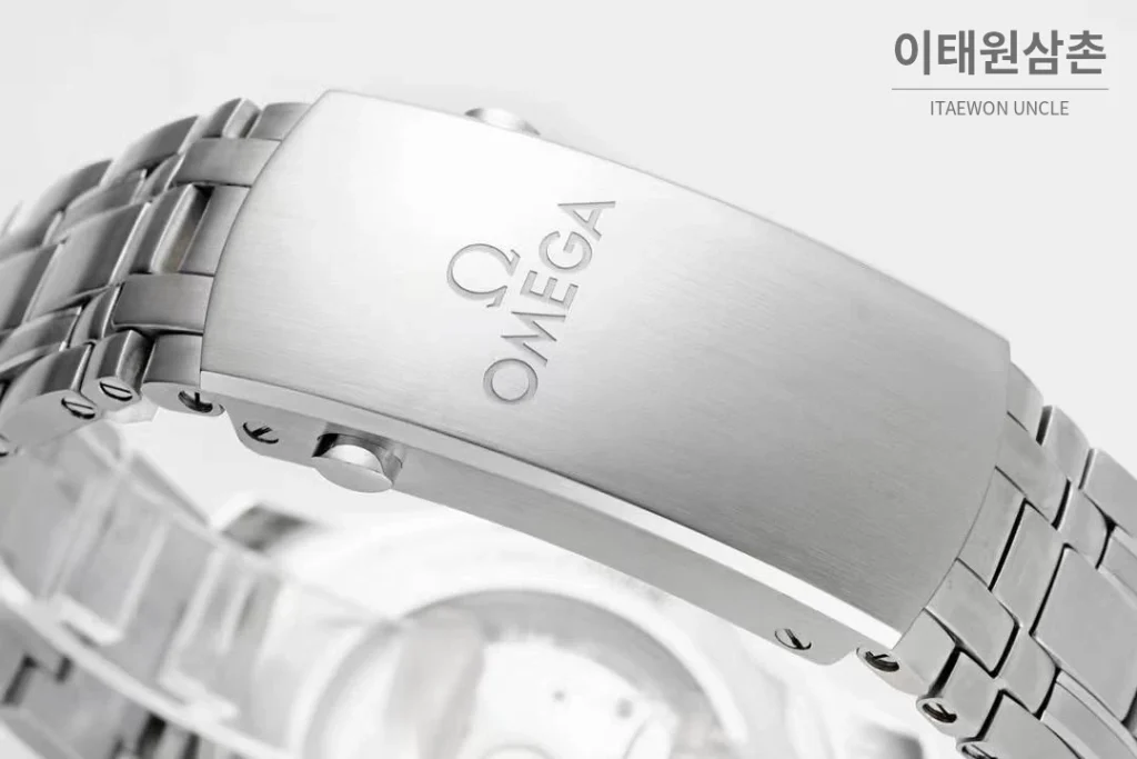 오메가 씨마스터 다이버 300M 블랙 세라믹 웨이브 다이얼 오토매틱 42mm 스틸 브레이슬릿 블루 베젤