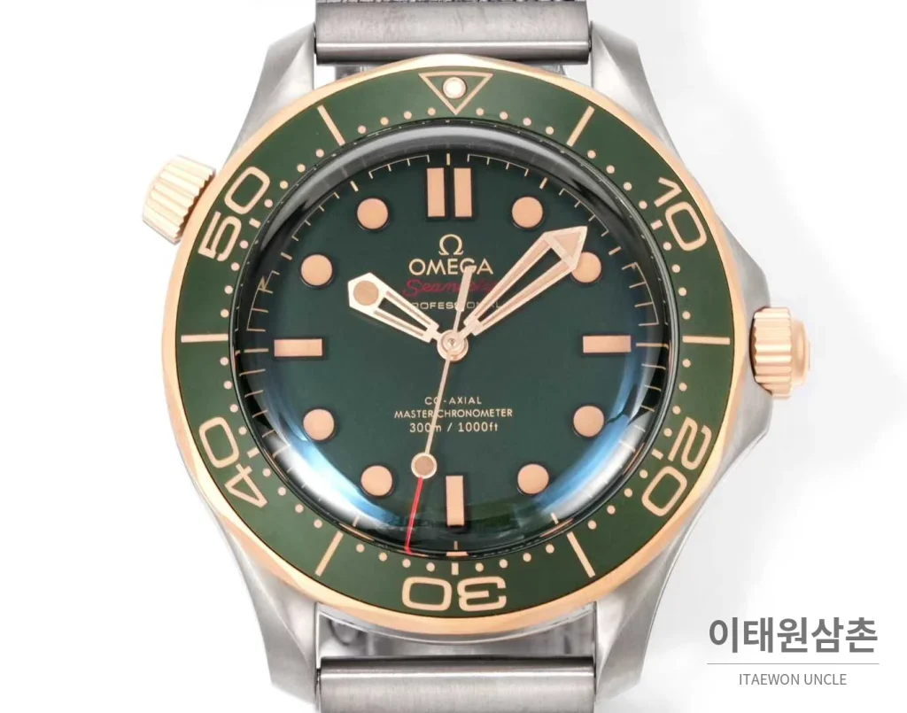 오메가 씨마스터 다이버300M 티타늄베젤 그레이다이얼 야광 오토매틱 42mm 스틸 브레이슬릿 (2)