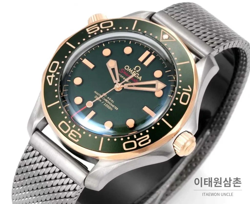 오메가 씨마스터 다이버300M 티타늄베젤 그레이다이얼 야광 오토매틱 42mm 스틸 브레이슬릿 (2)