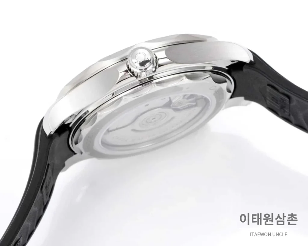 오메가 씨마스터 다이버300M 티타늄베젤 그레이다이얼 야광 오토매틱 42mm 블랙 러버 스트랩