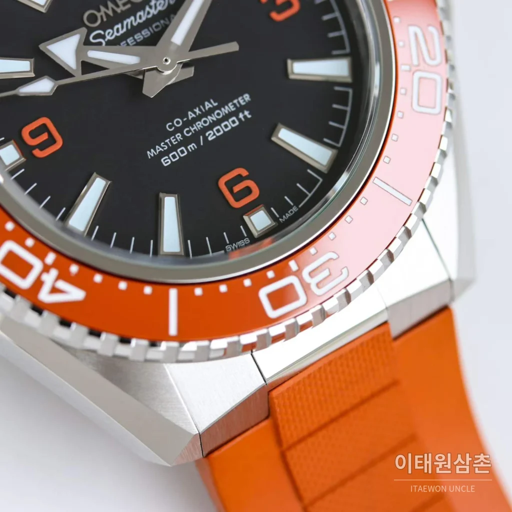 오메가 씨마스터 플래닛오션 600M 세라믹베젤 오렌지 러버스트랩 다이버워치 42mm