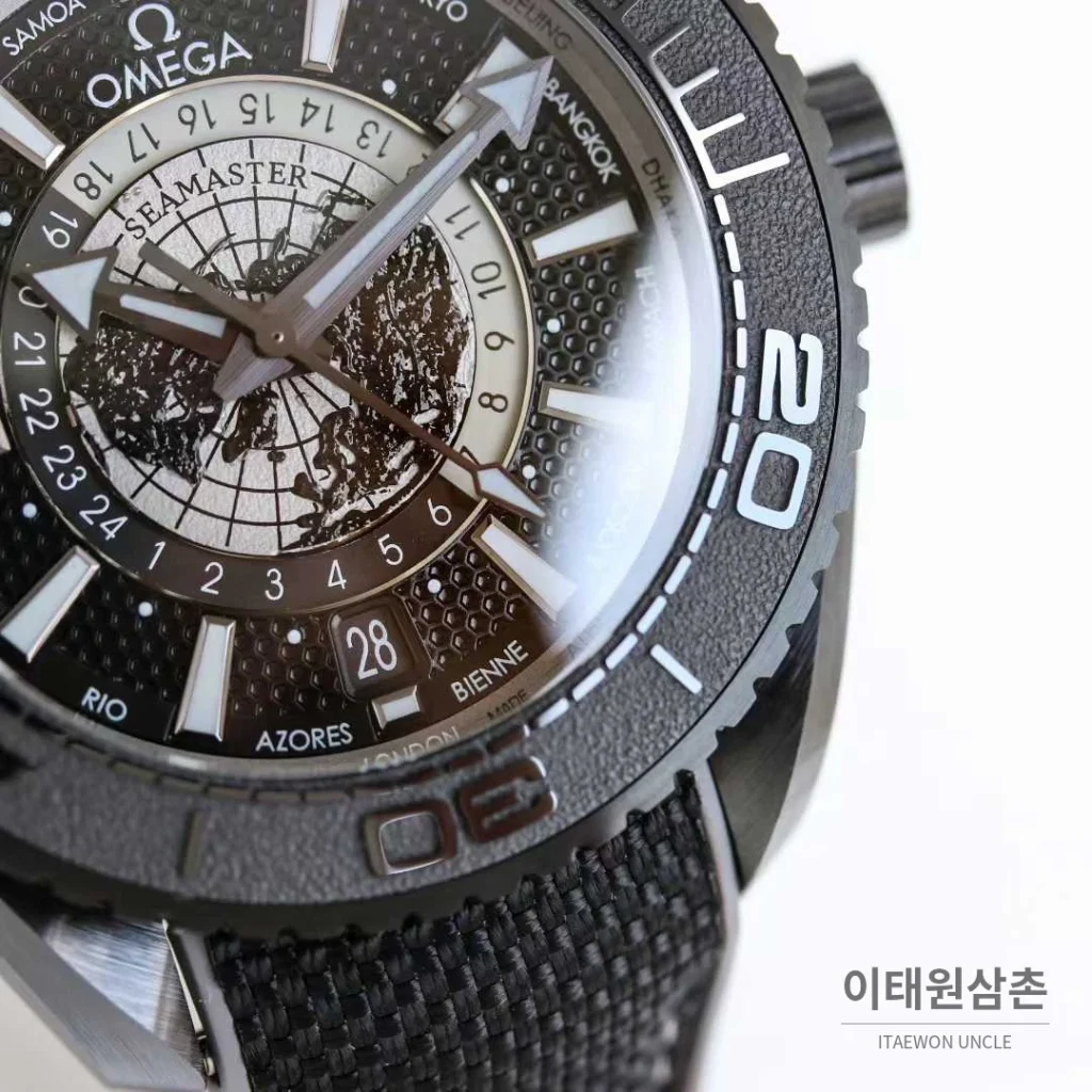 오메가 씨마스터 플래닛오션 세라믹 월드타이머 블랙다이얼 오토매틱 45.5mm