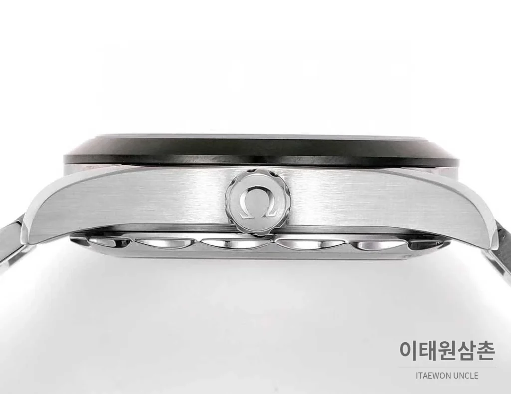 오메가 씨마스터 월드타이머 스틸 블루다이얼 월드타임 오토매틱 43mm (2)