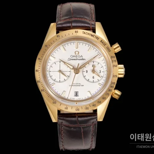 오메가 스피드마스터 '57 레더 화이트다이얼 크로노그래프 오토매틱 41.5mm 블랙 / 실버 골드 베젤